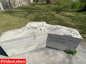 in Stein als Denkmal Wollseifen - lost places - Geisterdorf im Nationalpark Eifel - Videoleben
