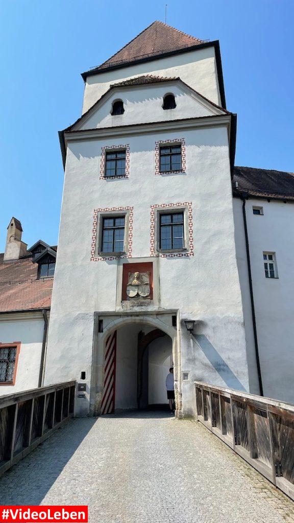 Tor zum Innenhof - Burganlage Veste Oberhaus - videoleben von familyeller