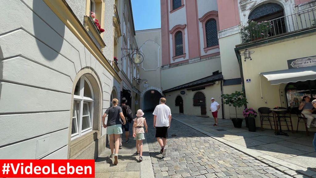 enge Gassen in Passau mit videoleben von Familyeller