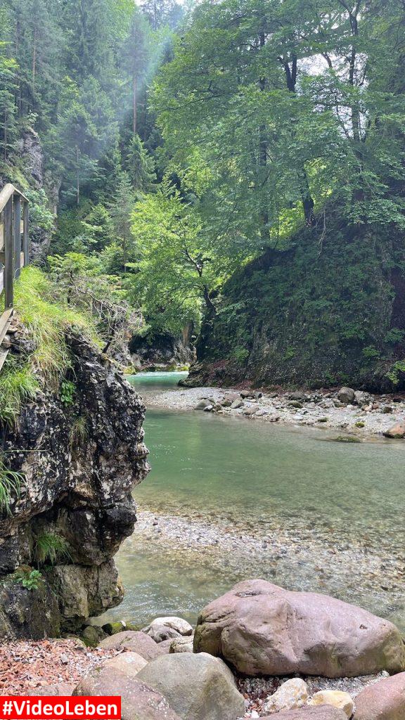 große Felsen Orrido dello Slizza mit videoleben von familyeller