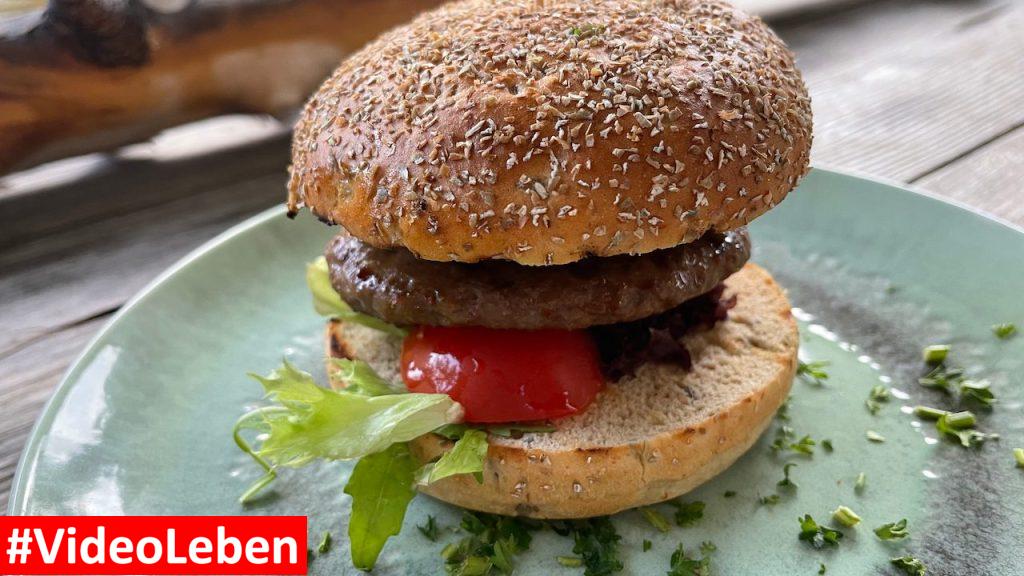 Burger im Restaurant Campingplatz Geversduin videoleben von familyeller
