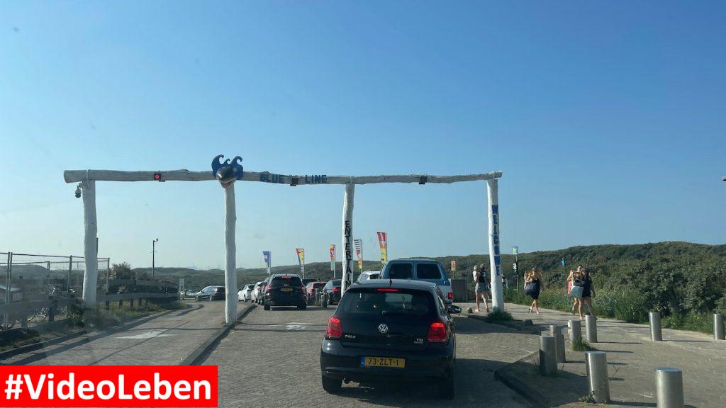 Einfahrt Parkplatz Strandslaag 38 Castricum aan Zee - videoleben von familyeller