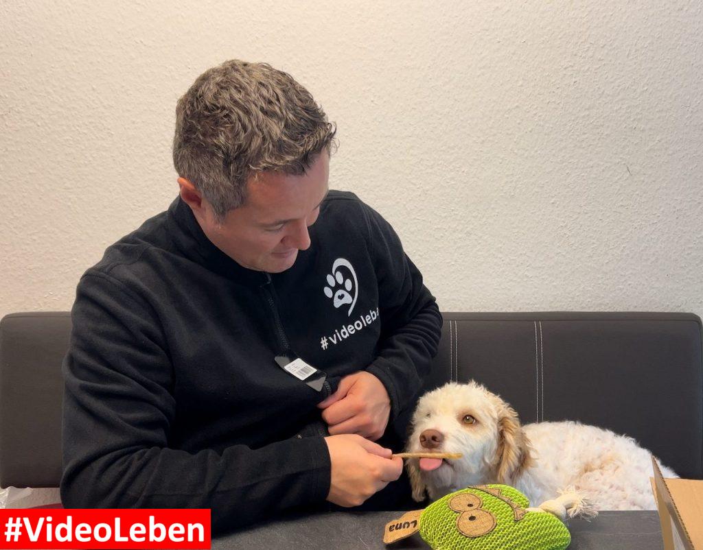 Rinderkopfhaut - personalisierte Fleecejacke für Hundebesitzer von BlueFireflyUniverse getestet von videoleben udn Doggi-Dog.