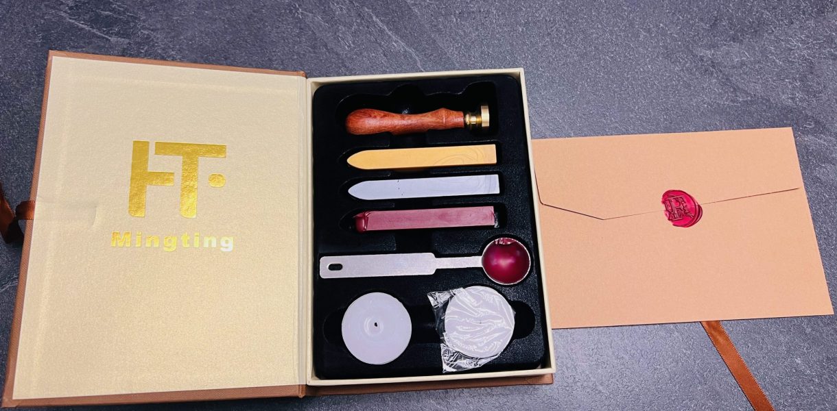 Geschenkbox personalisiertes Siegelwachs Stempelset - vorgestellt von videoleben von familyeller