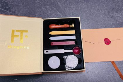 Geschenkbox personalisiertes Siegelwachs Stempelset - vorgestellt von videoleben von familyeller