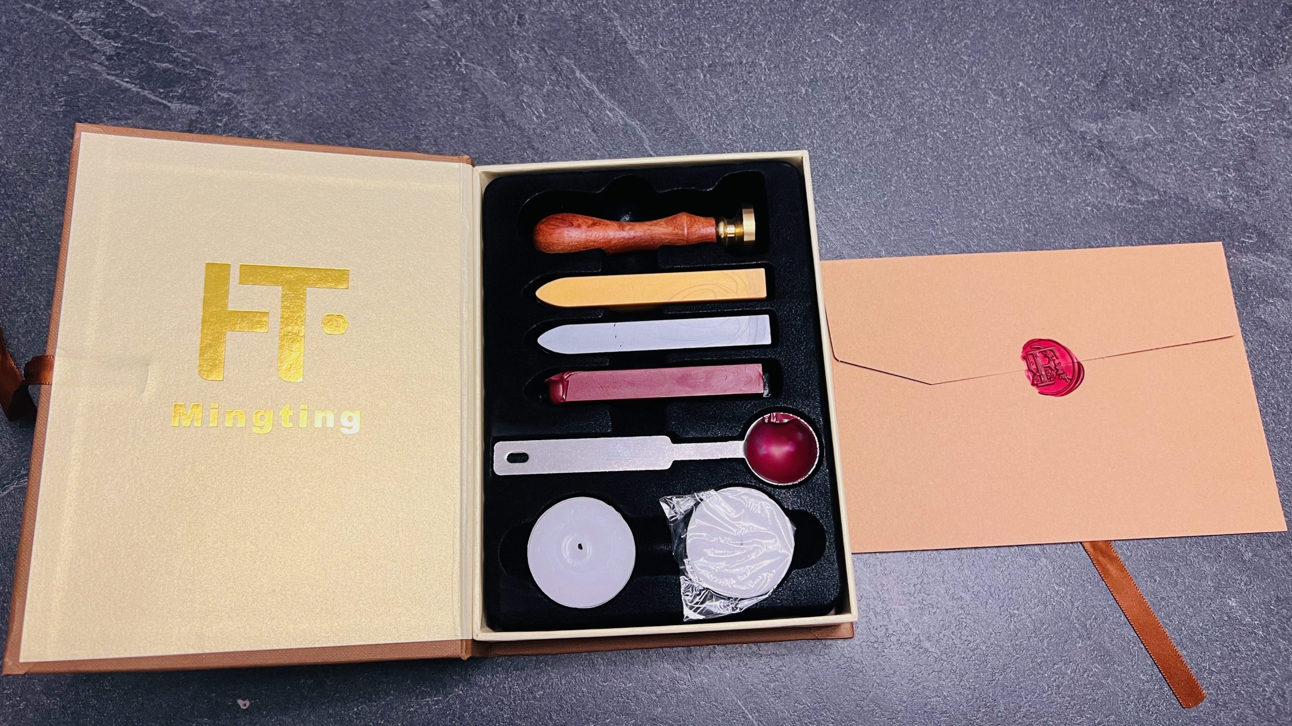 Geschenkbox personalisiertes Siegelwachs Stempelset - vorgestellt von videoleben von familyeller