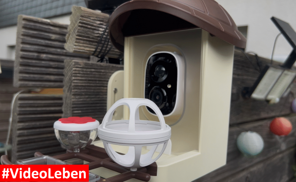 montiertes Futter-Vogelhaus mit 2K-Kamera & Vogelerkennung - solarbetrieben von Loirepint - vorgestellt von videoleben von familyeller