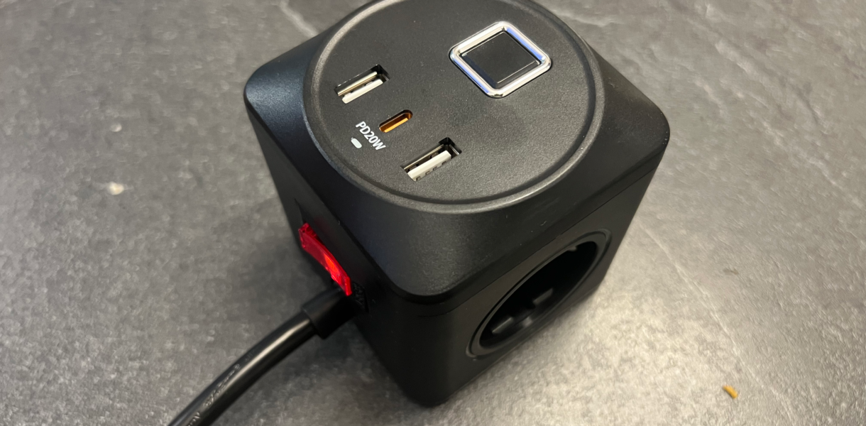 6 in 1 Steckdosenwürfel - USB Anschlüsse - videoleben von familyeller