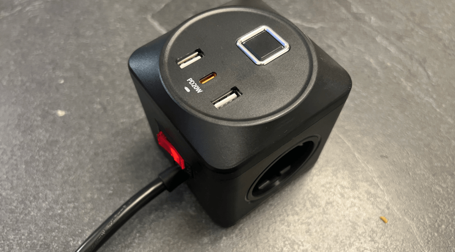 6 in 1 Steckdosenwürfel - USB Anschlüsse - videoleben von familyeller