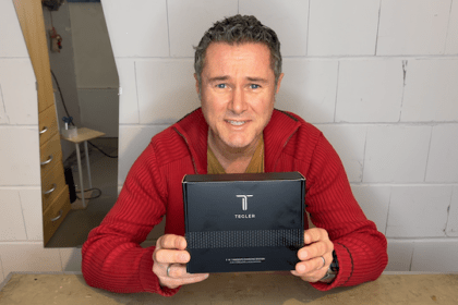 Verpackung Tegler 3-in-1 MagSafe Ladegerät – Kabelloses Ladegerät für iPhone, Apple Watch und AirPods, faltbar - vorgestellt von videoleben von familyeller