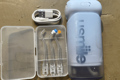 usmile C10 - tragbare Munddusche für unterwegs - vorgestellt von videoleben von familyeller