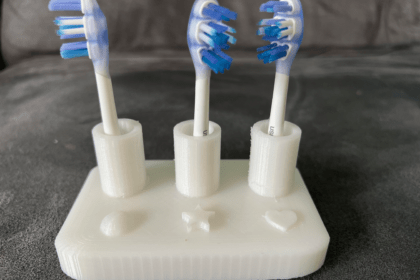 Zahnbürstenkopfhalterung aus dem 3D-Drucker für usmile Y20 PRO vorgestellt durch videoleben von familyeller_queer
