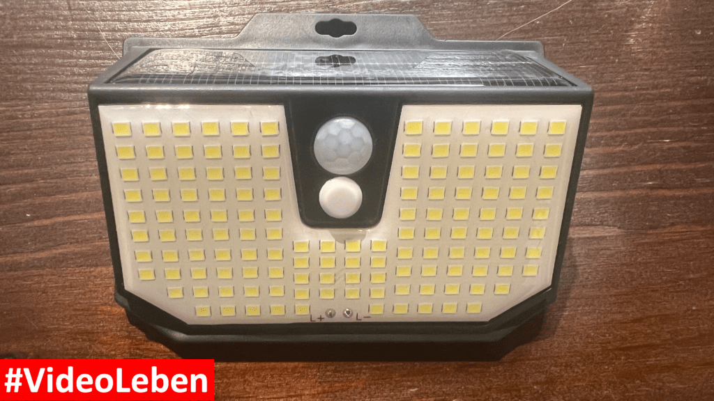 Solarlampen mit Bewegungsmelder für Garten, Hof und Garage - Nahansicht - vorgestellt von videoleben von familyeller