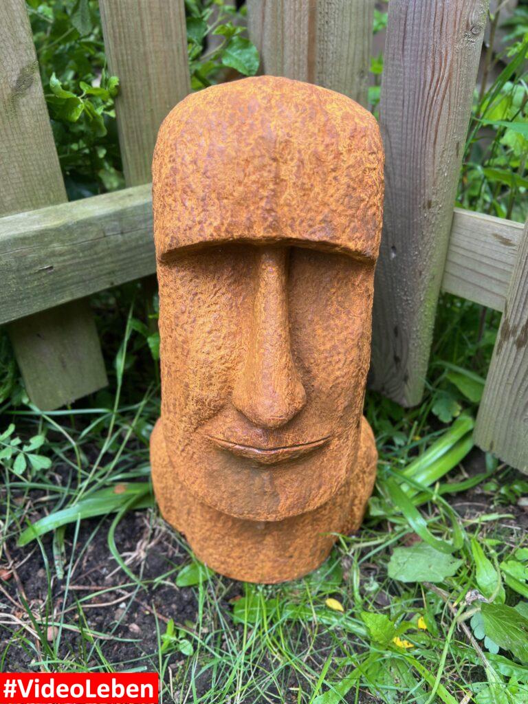 Moai Osterinsel Gartenfigur im Garten - vorgestellt von videoleben von familyeller