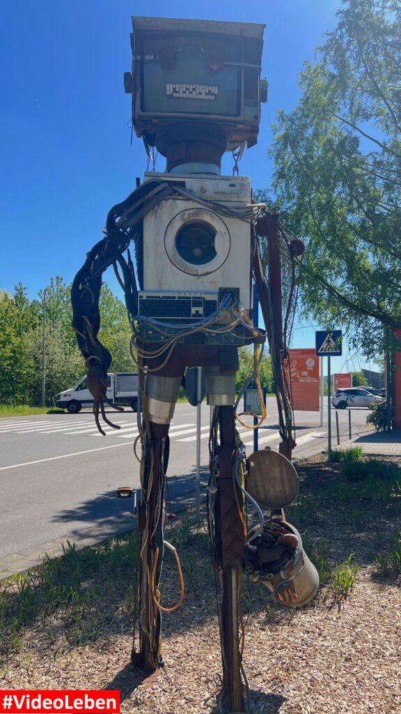 metabolon Roboter aus Müll - videoleben von familyeller