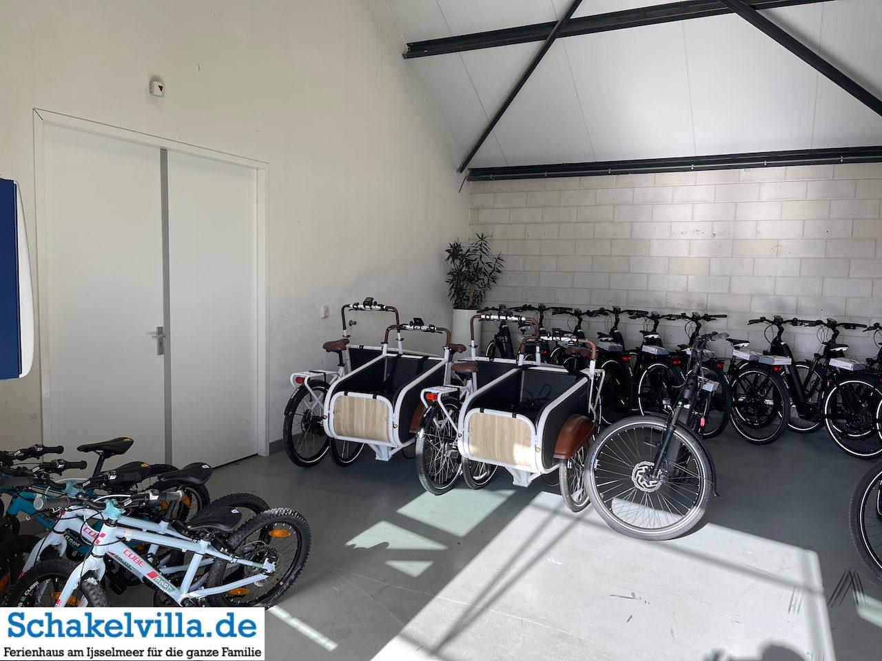 Fahrräder am Beach Resort Makkum