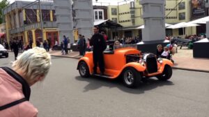 movie park parade thumbnail