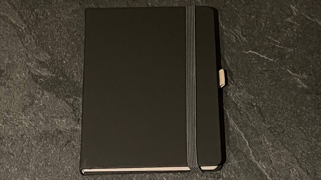 Soulbook Notebook A5 Dotted – schwarzes Soft-Touch-Notizbuch mit goldener Prägung