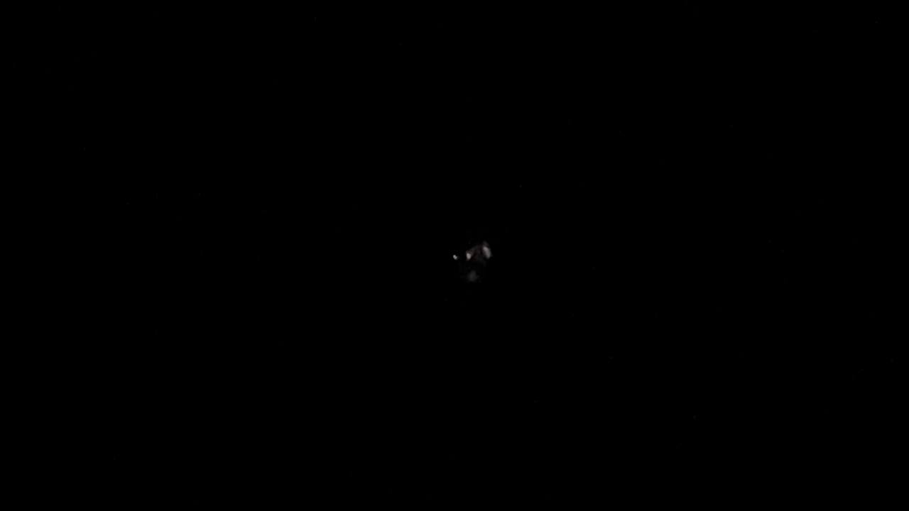 Mond am dunklen Nachthimmel über Anna Maria Island