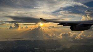 Sonnenuntergang und Sonnenaufgang beim Rückflug – Beitragsbild zum fünfzehnten Tag unserer USA-Reise