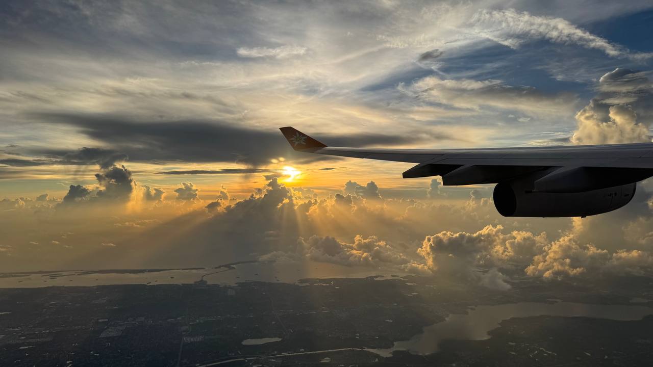 Sonnenuntergang und Sonnenaufgang beim Rückflug – Beitragsbild zum fünfzehnten Tag unserer USA-Reise