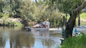 Fahrt mit dem Luftboot von Upriver Adventures in den Everglades
