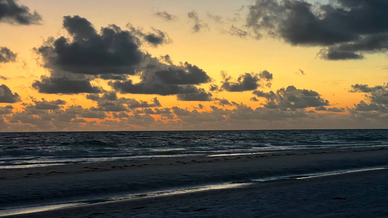 Sonnenuntergang am Strand in Florida am fünften Tag