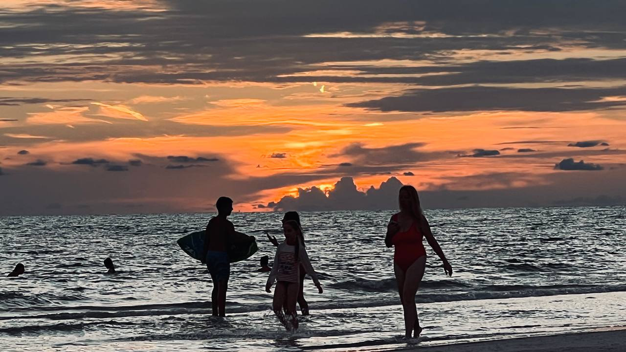 Sonnenuntergang am Strand von Anna Maria Island am achten Tag in Florida (2)