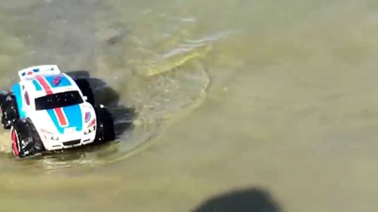 Nikko VAPORIZR RC-Car am Strand