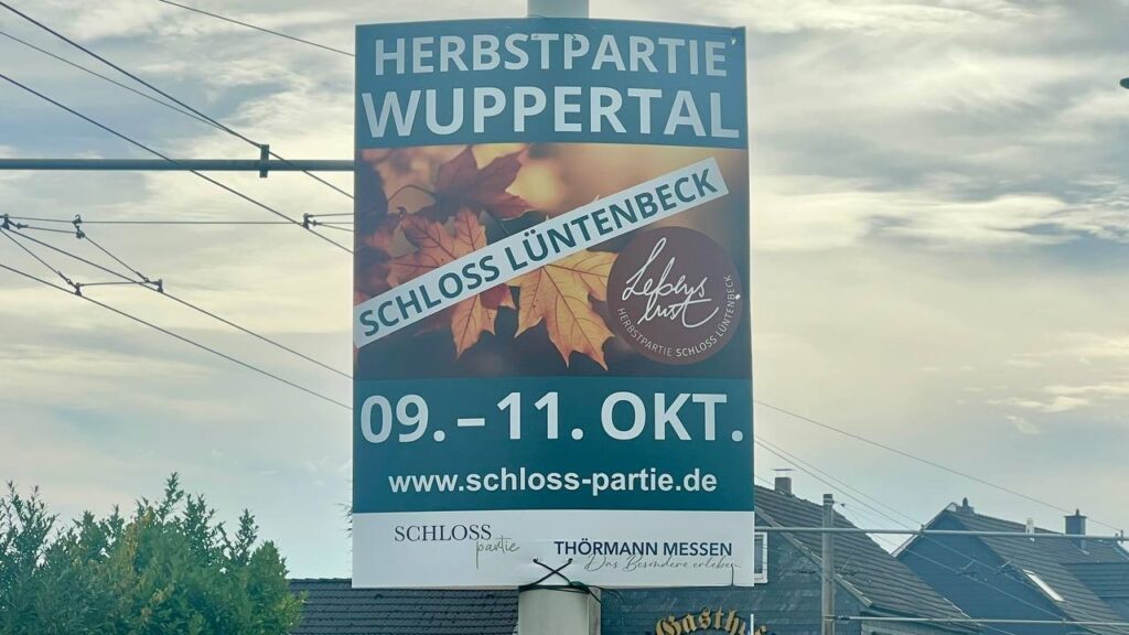 Plakat der Herbstpartie Lebenslust am Schloss Lüntenbeck in Wuppertal, 9. bis 11. Oktober 2026 (Foto: Marcel Eller)